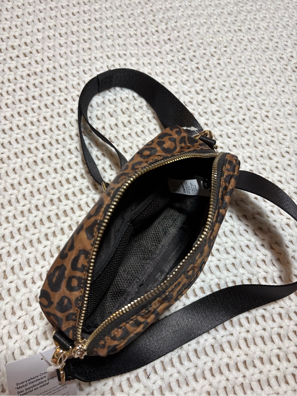(NWT) RARE! lululemon leopardo everywhere crossbody bag *metal hardware - Picture 10 of 11